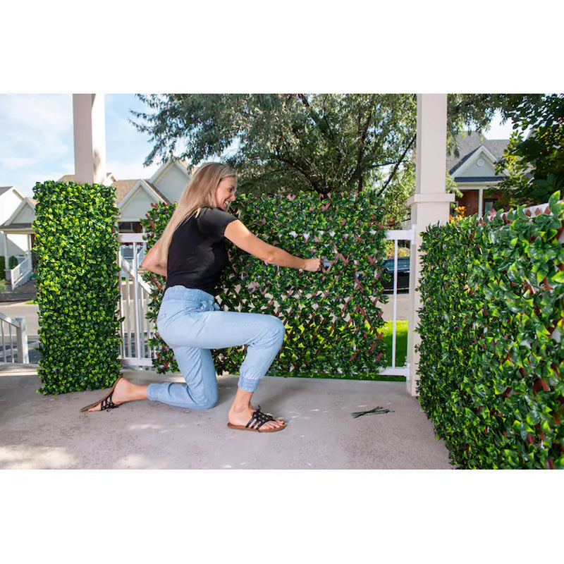 Expandable Privacy 72-In W X 36-In H Artificial Gardenia Leaf Garden Trellis
